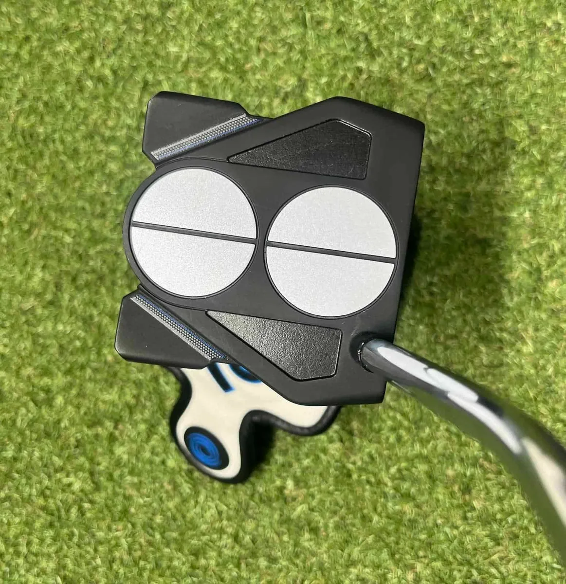 Odyssey 2 Ball Ten Armlock Putter / 40″ - Image 4