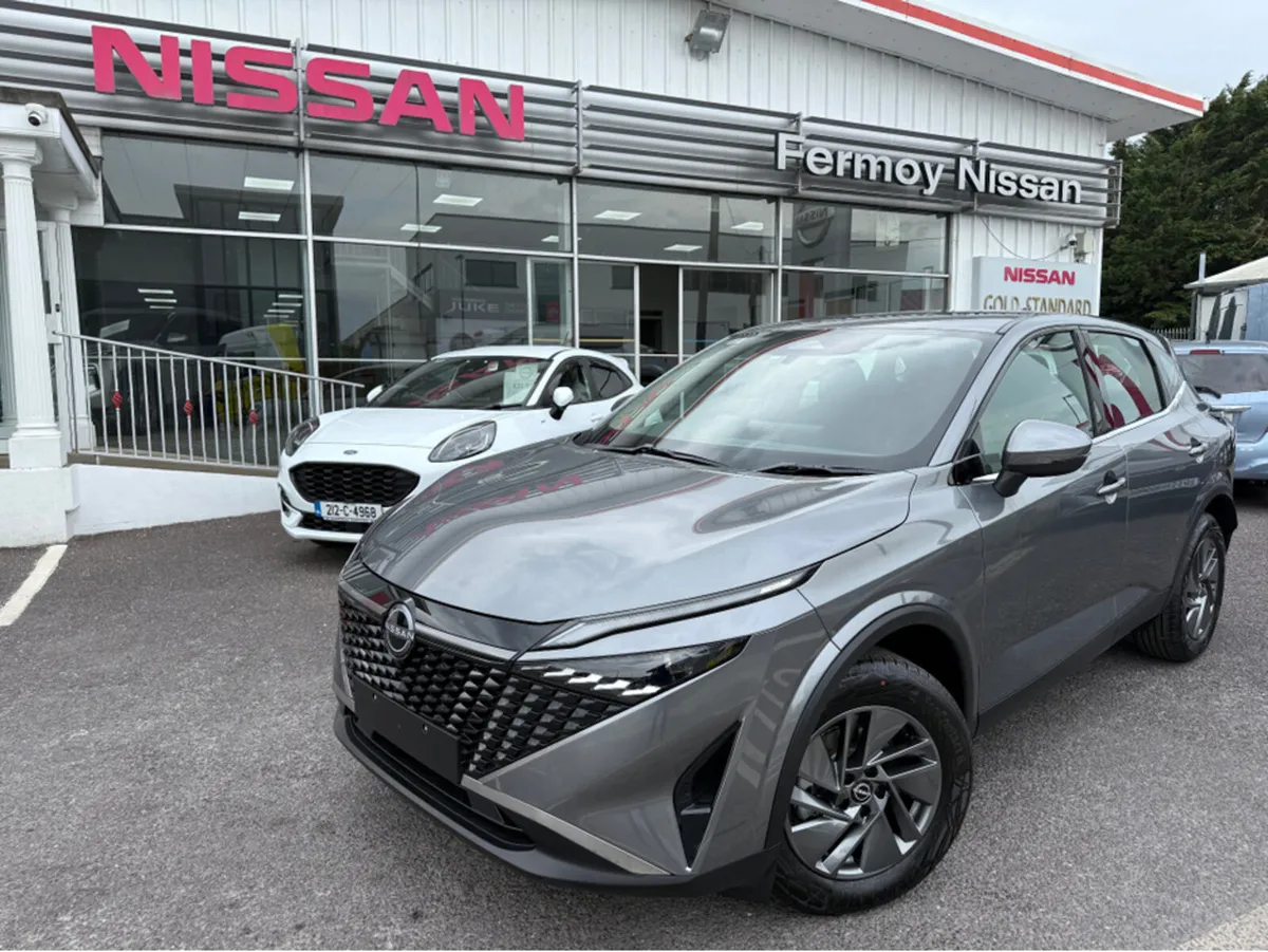 Nissan Qashqai SV with Cold Pack - Image 4