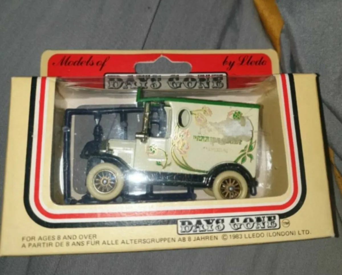 27 DAYS GONE BUY DIE.CAST MODELS JOB LOT - Image 2