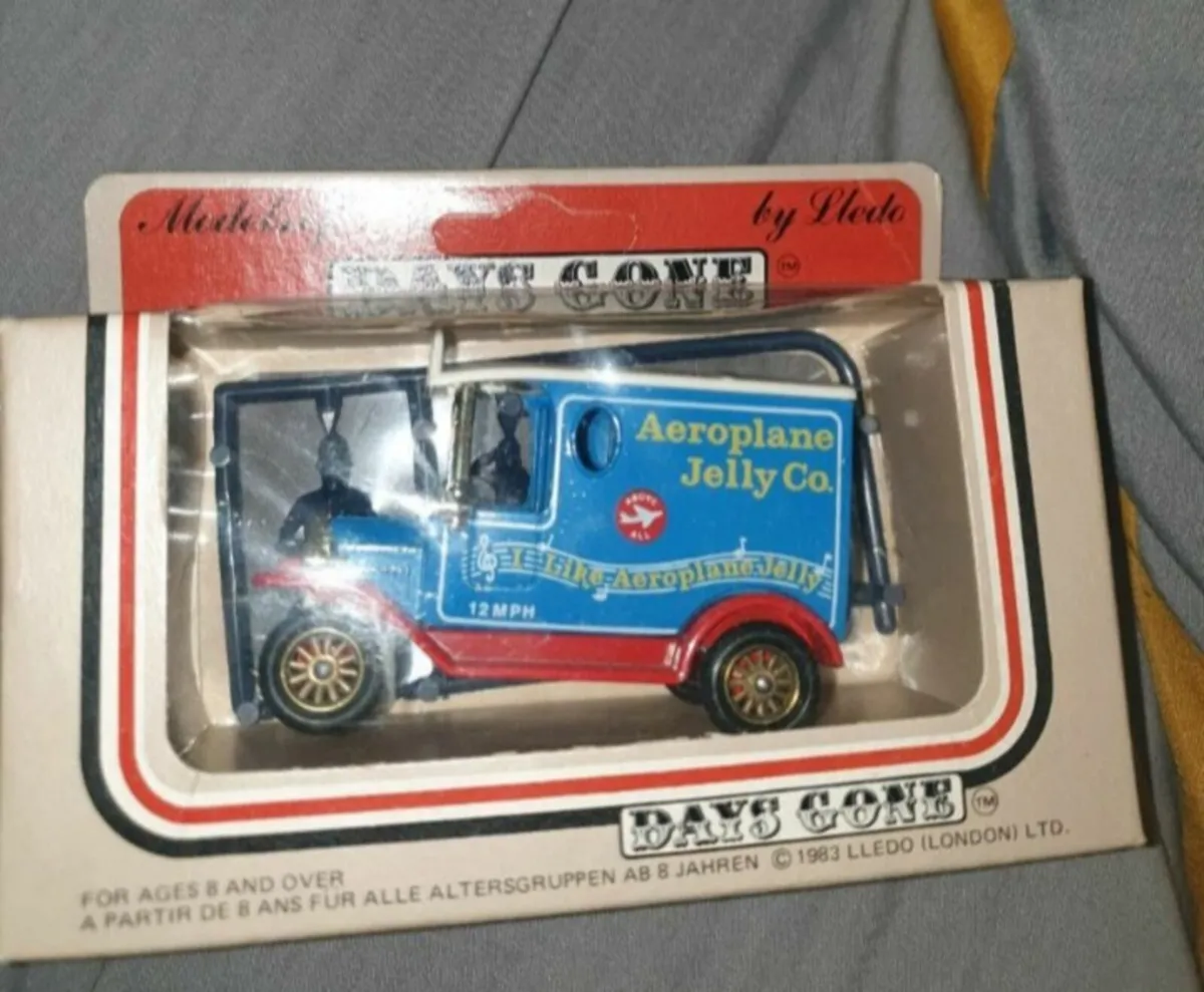 27 DAYS GONE BUY DIE.CAST MODELS JOB LOT - Image 3