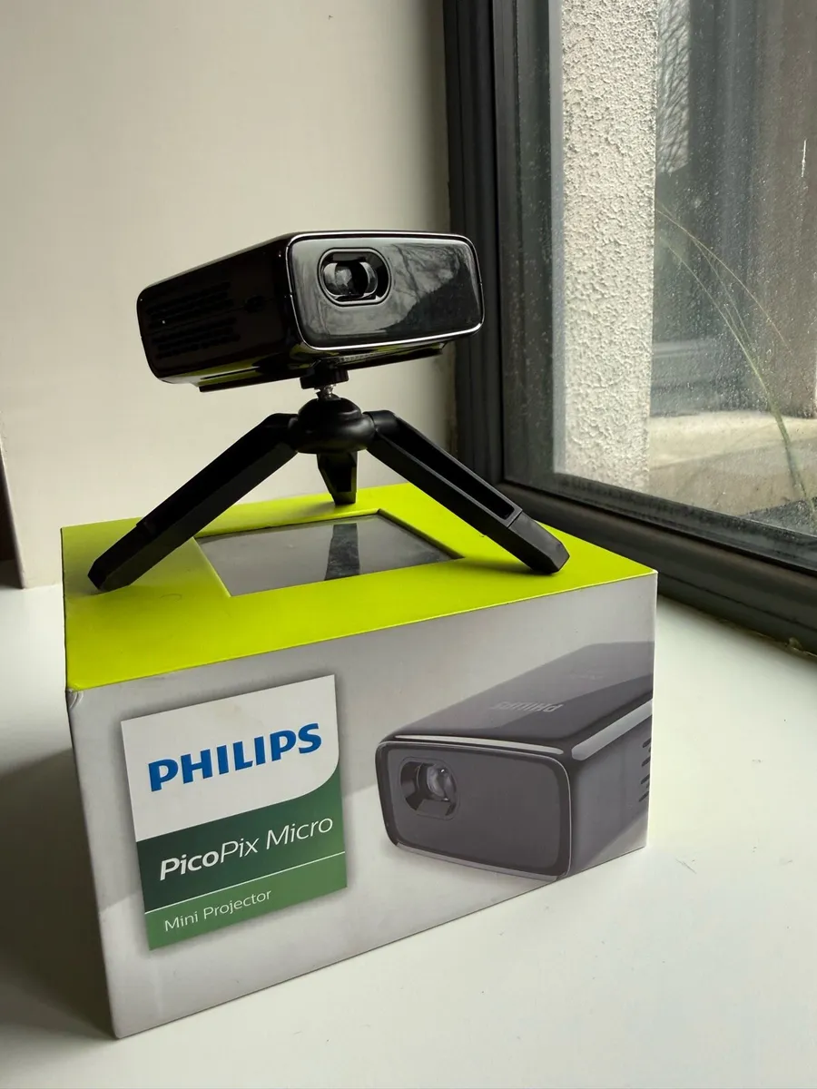 Phillips Picopix Mini Projector - Tripod & Remote - Image 1