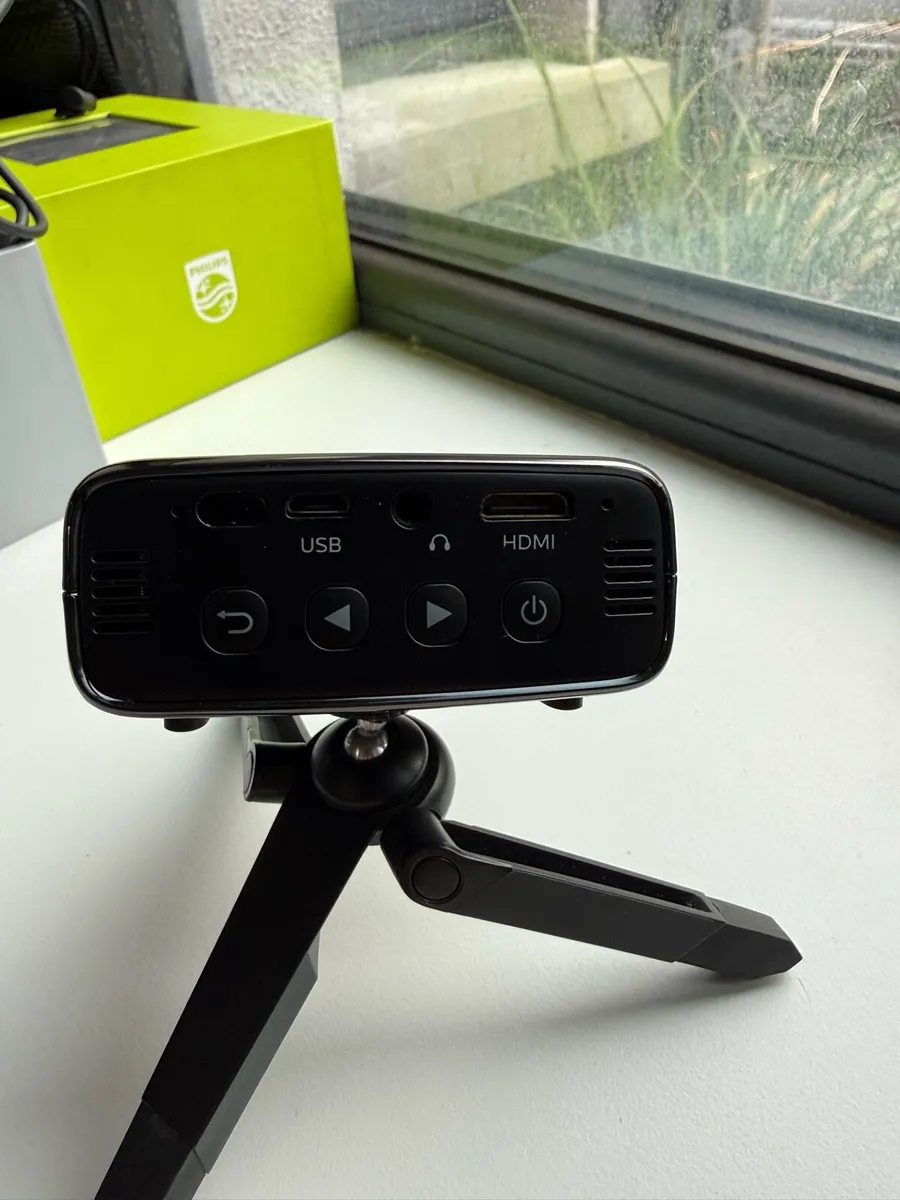 Phillips Picopix Mini Projector - Tripod & Remote - Image 3