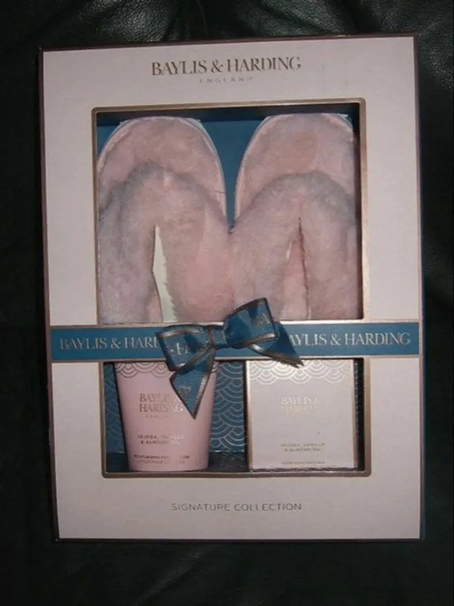 Luxury Slipper Gift Set - Image 3