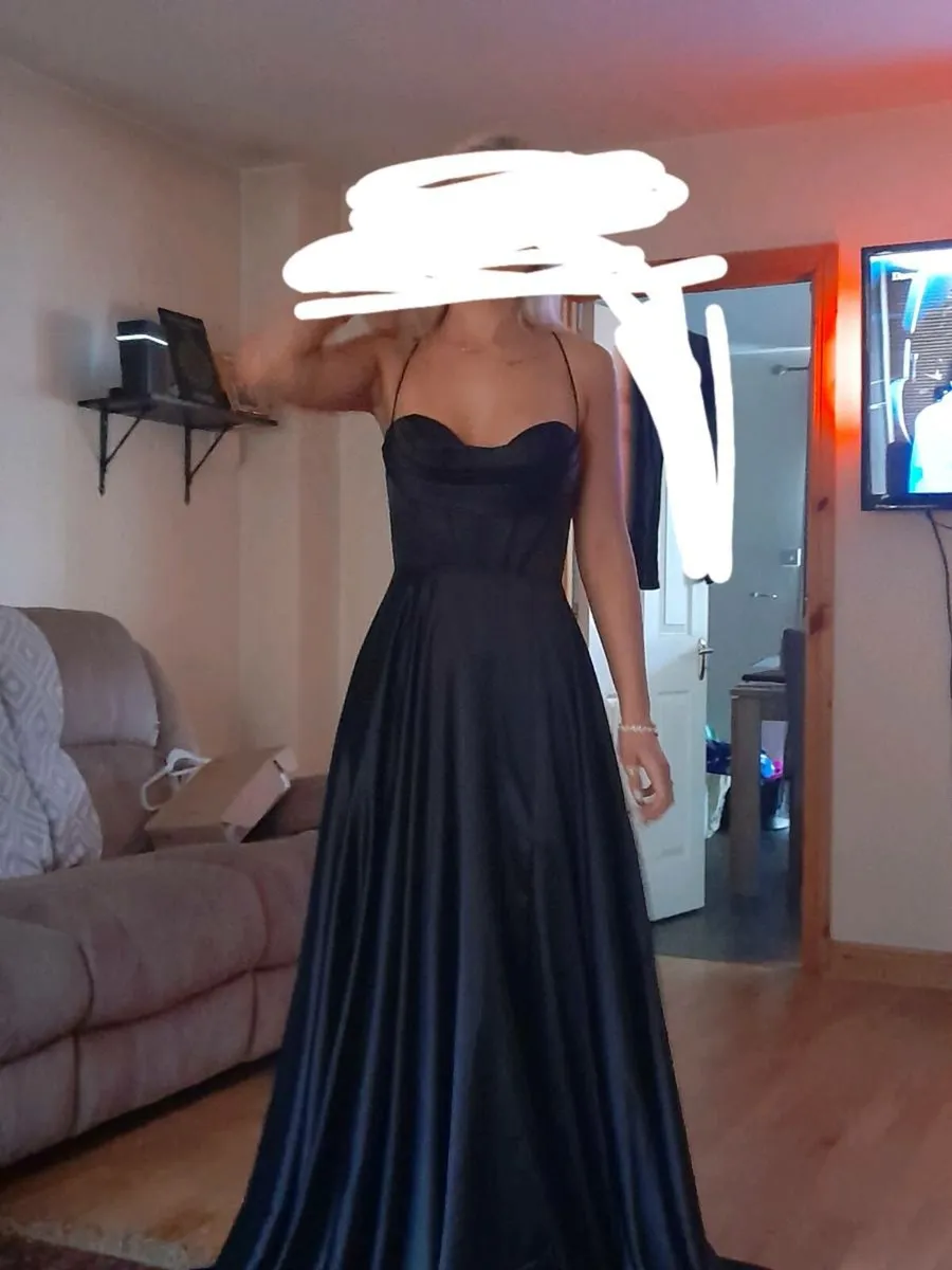 Womans dress - Image 2