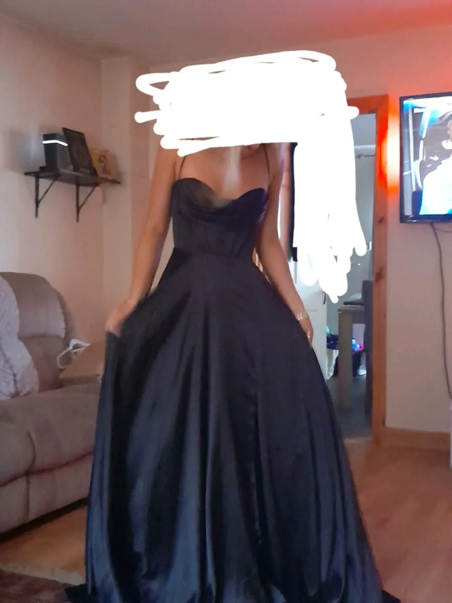 Womans dress - Image 3