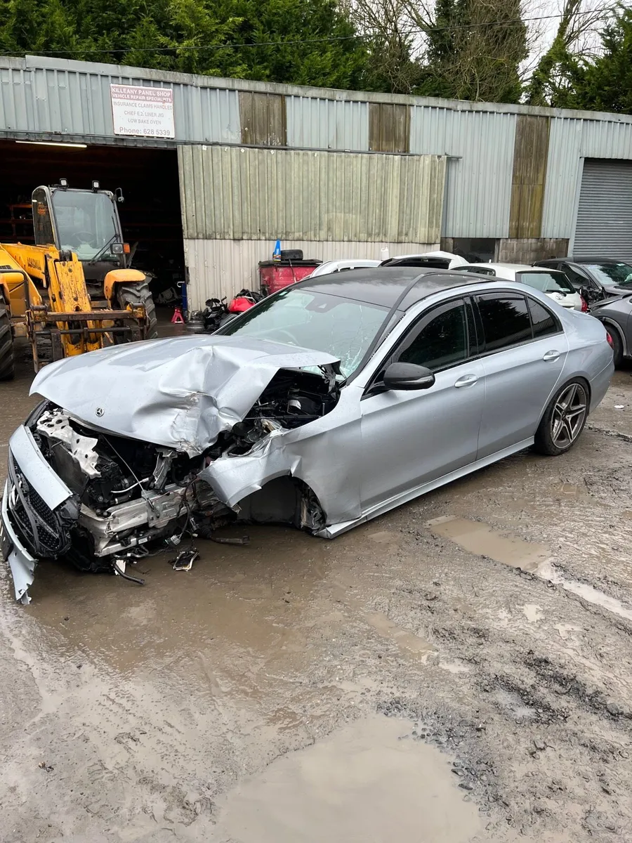 Breaking Mercedes e220 2022 AMG e-class w213 - Image 4