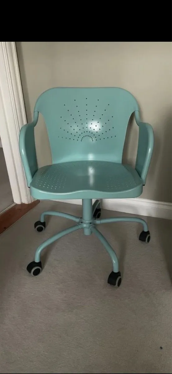 Desk and chair - Image 1