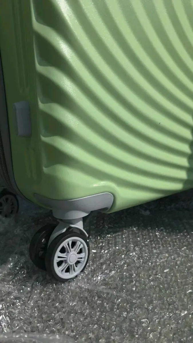 Suitcase, luggage, travel, brand new, 3-piece - Image 3