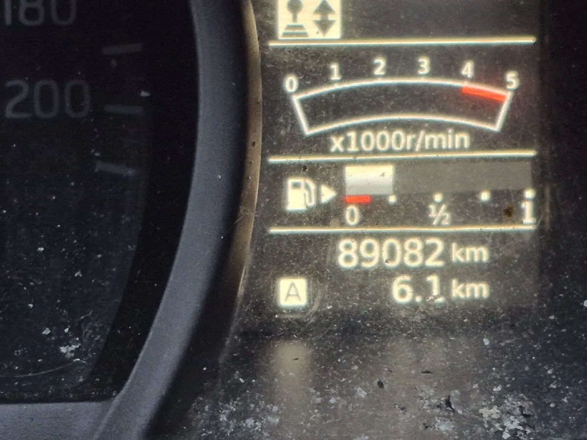 Nissan NV200 2016 Crew Cab - LOW MILEAGE - Image 2