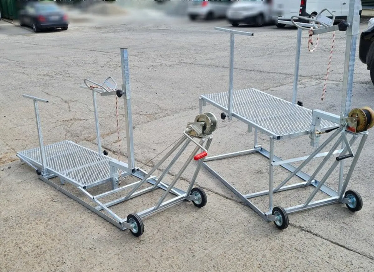 Dressing Stand,  feeders.