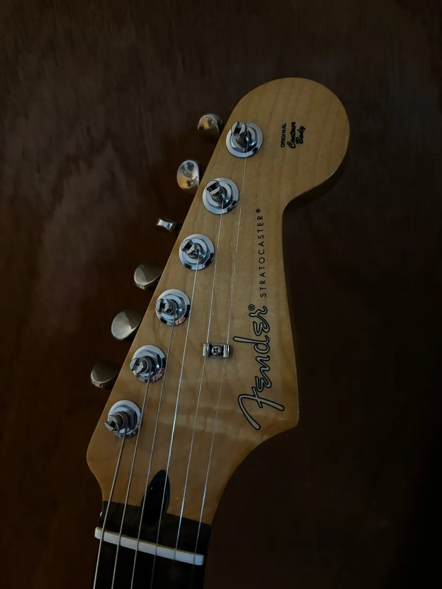 Electric Guitar - Image 2