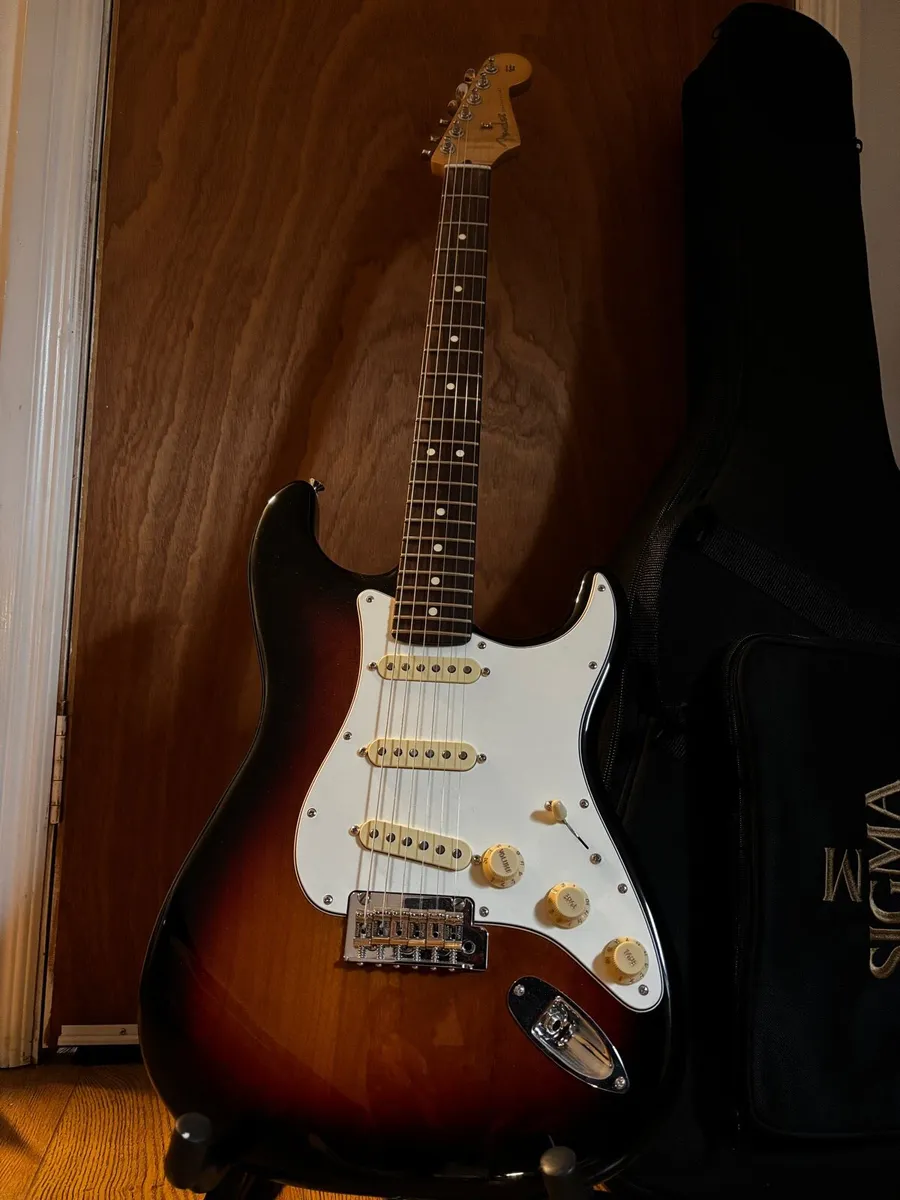 Electric Guitar - Image 1