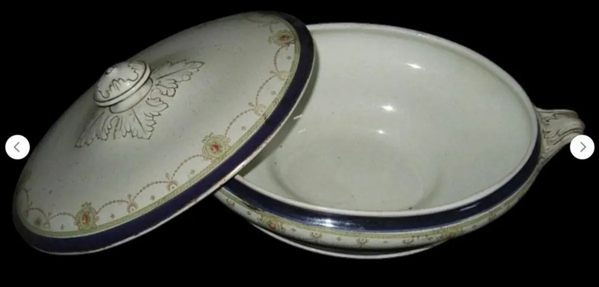 Vintage Wedgewood Platters & Tureen - Image 3
