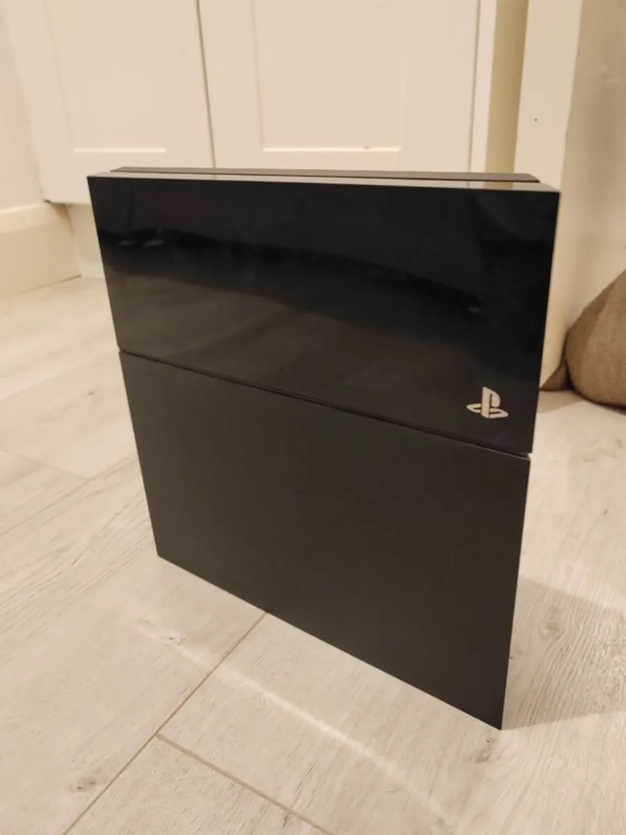 PlayStation 4 - Image 1