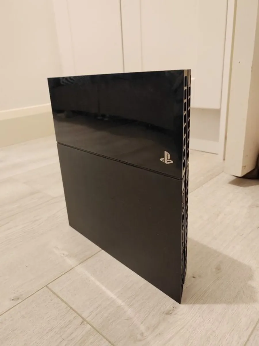 PlayStation 4 - Image 4