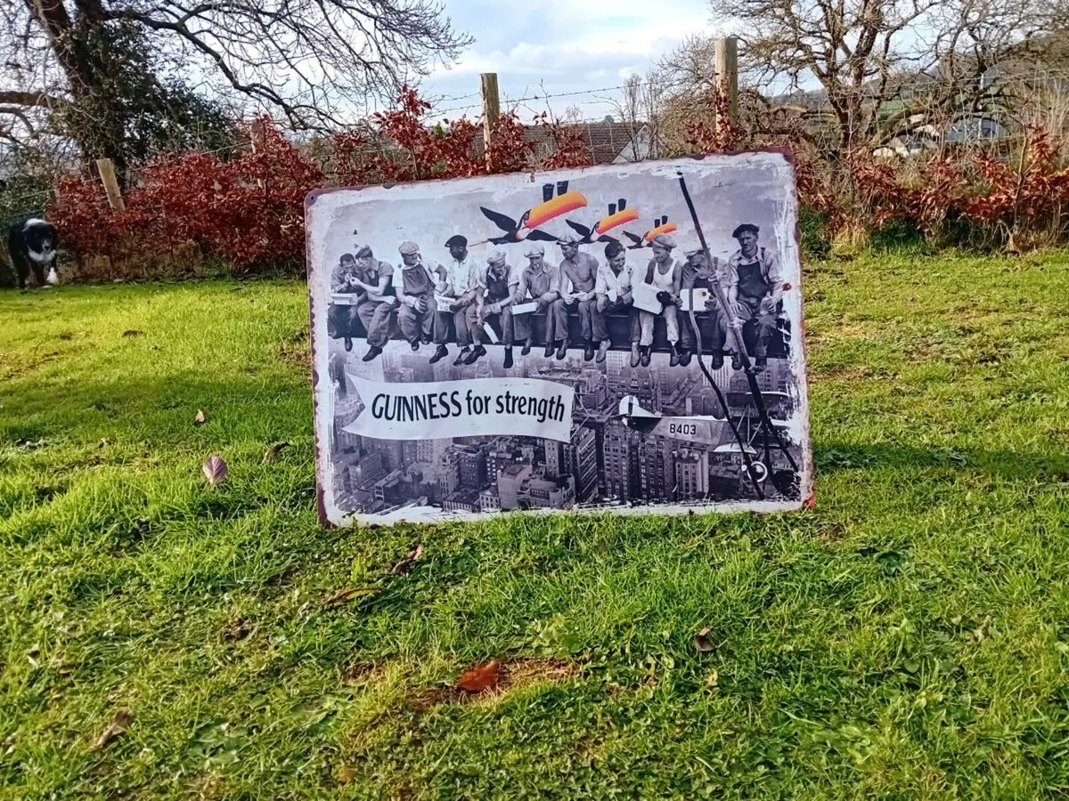 Guinness New York Skyline Tin Sign - Image 3