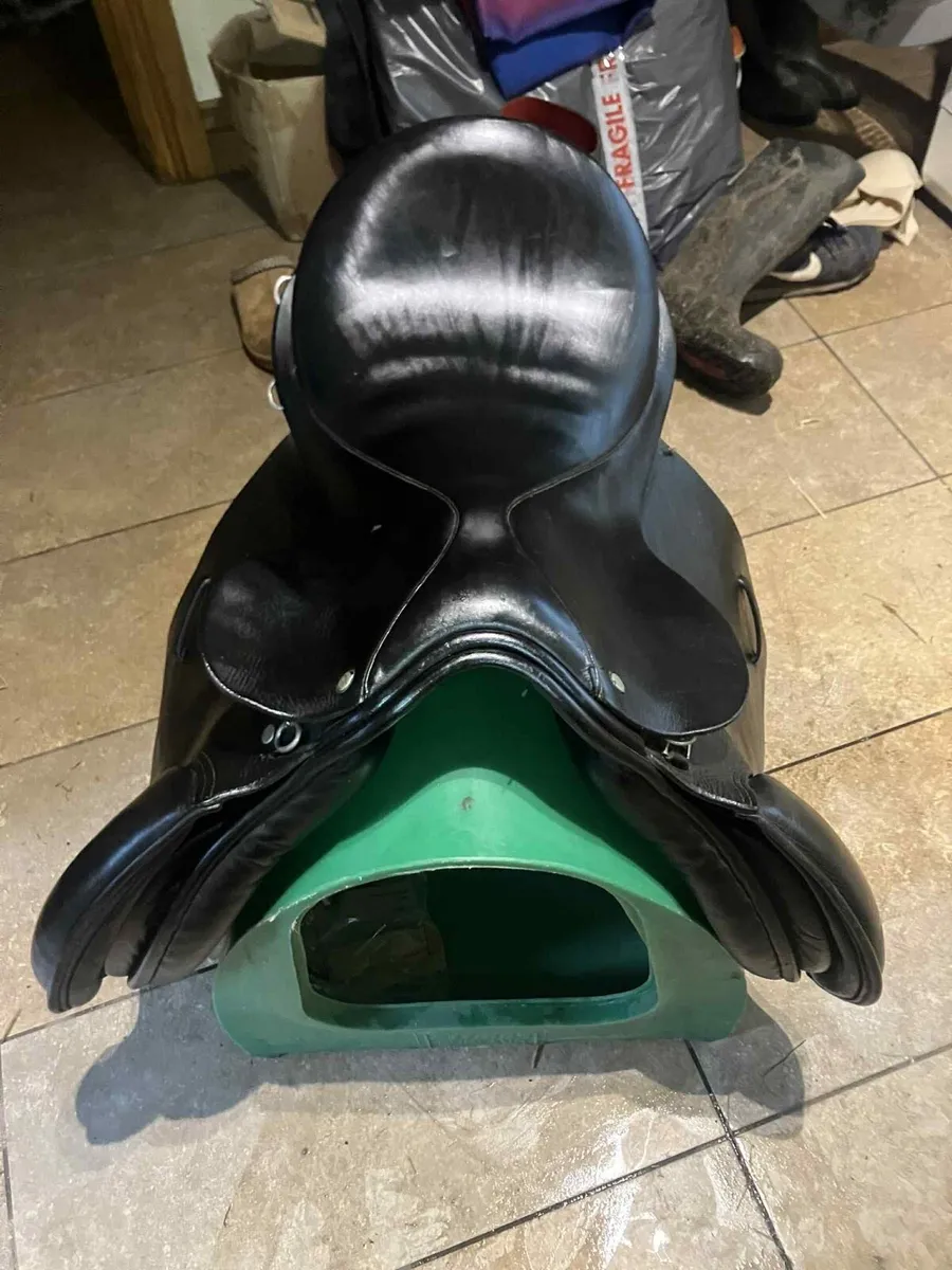 Champion 17.5 gp saddle - Image 1