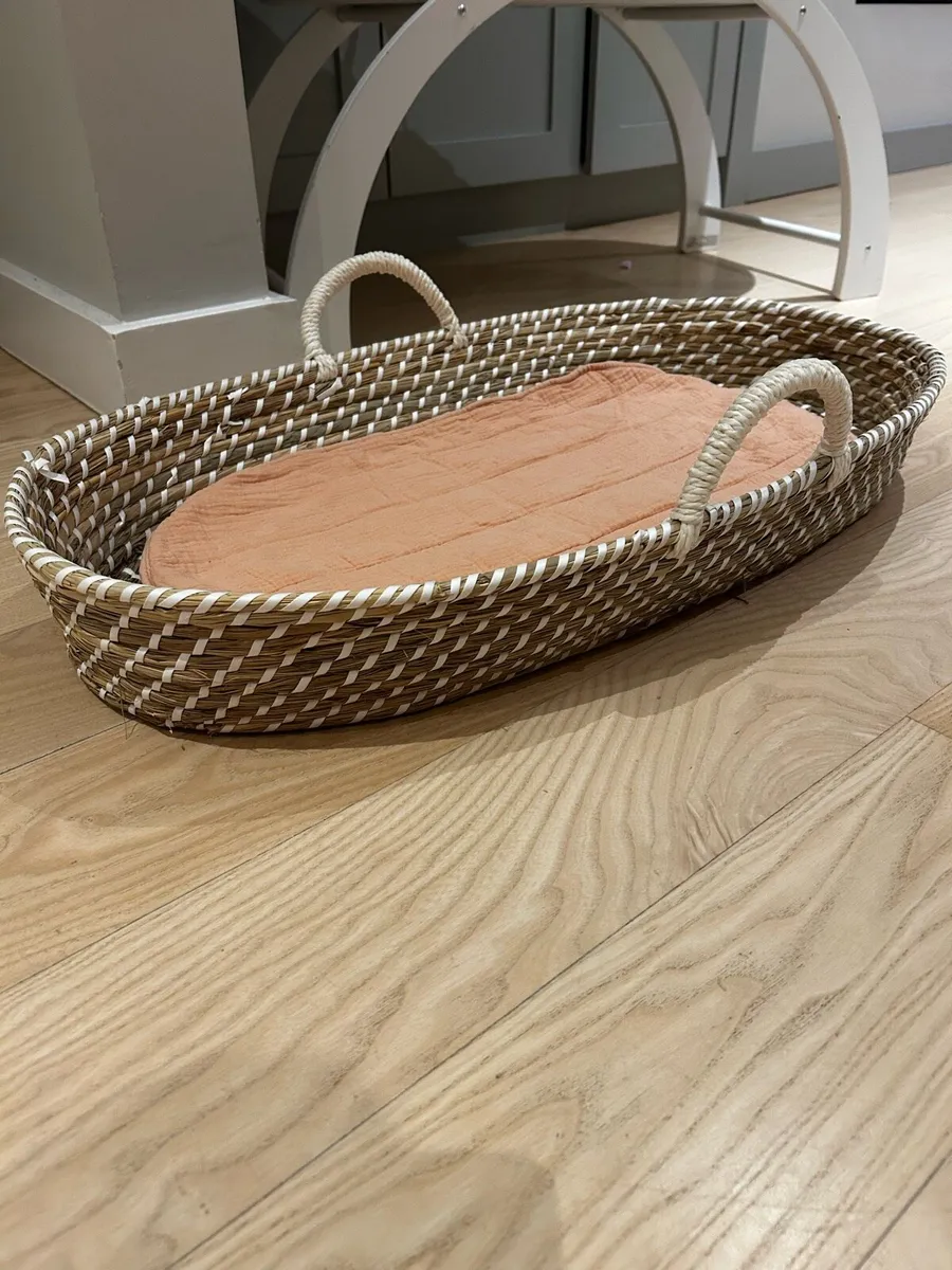 Seagrass Changing Basket - Image 1