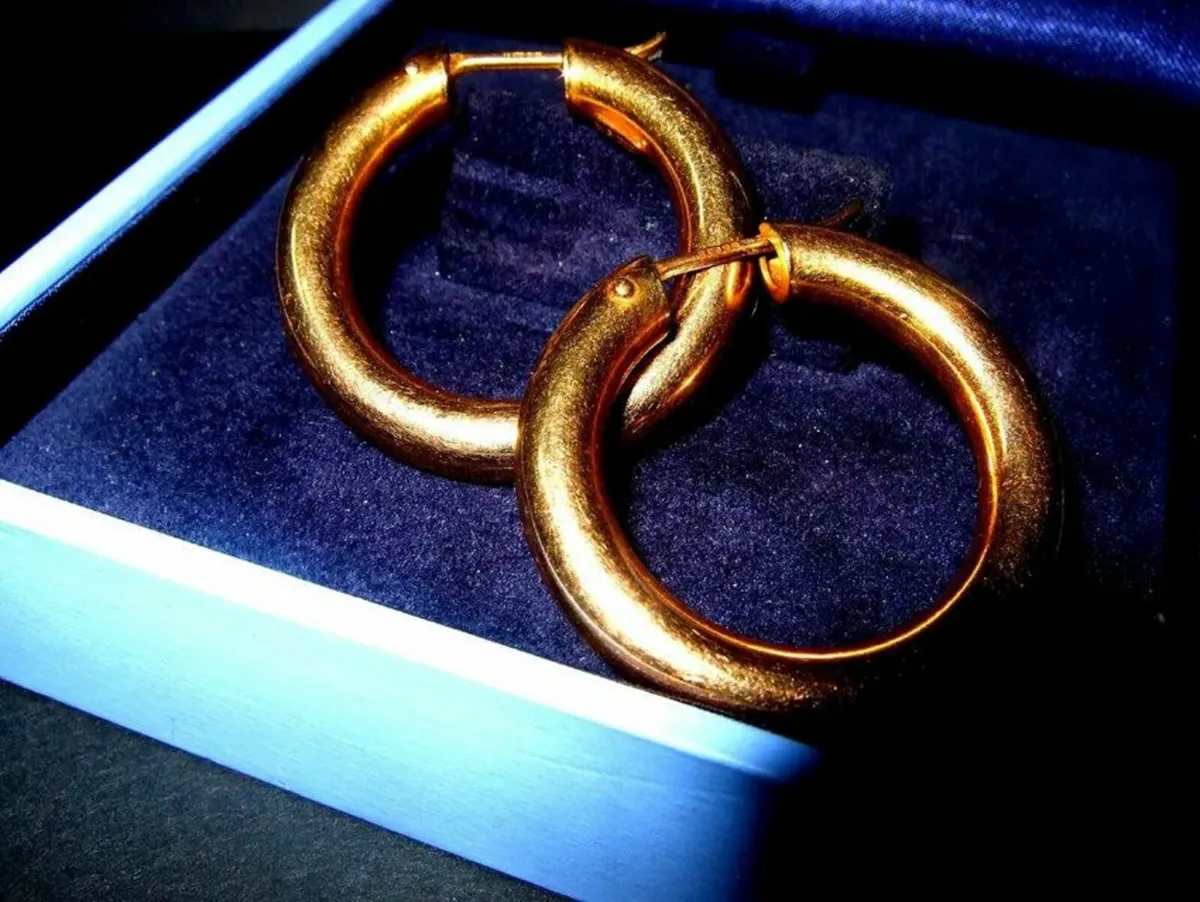 Vintage Hallmarked 9ct Gold Substantial Hoops - Image 2