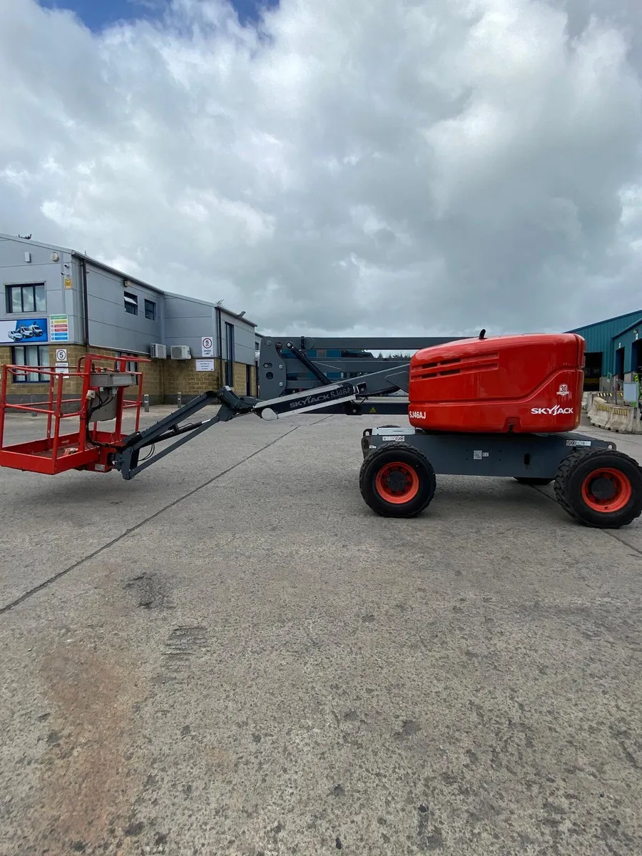2015 SKYJACK SJ46AJ 52FT ARTIC DIESEL BOOM LIFT - Image 4