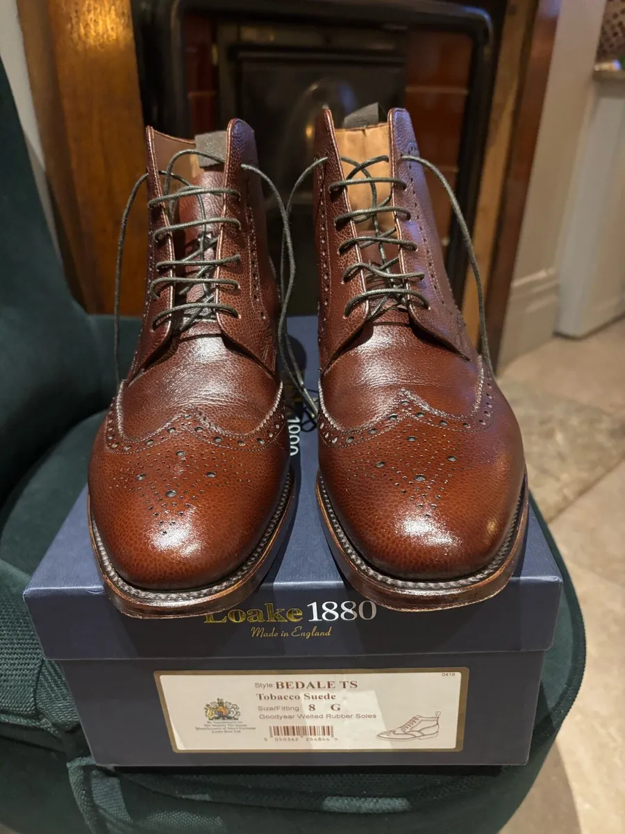 Brown Loake handmade leather boot; Size 9 - Image 4