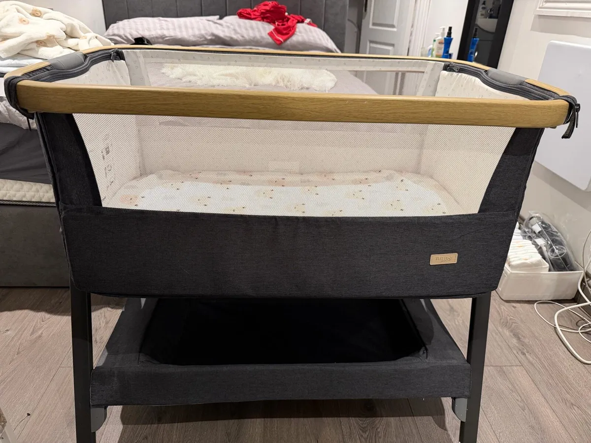 Tutti cozee next to me cot - Image 1