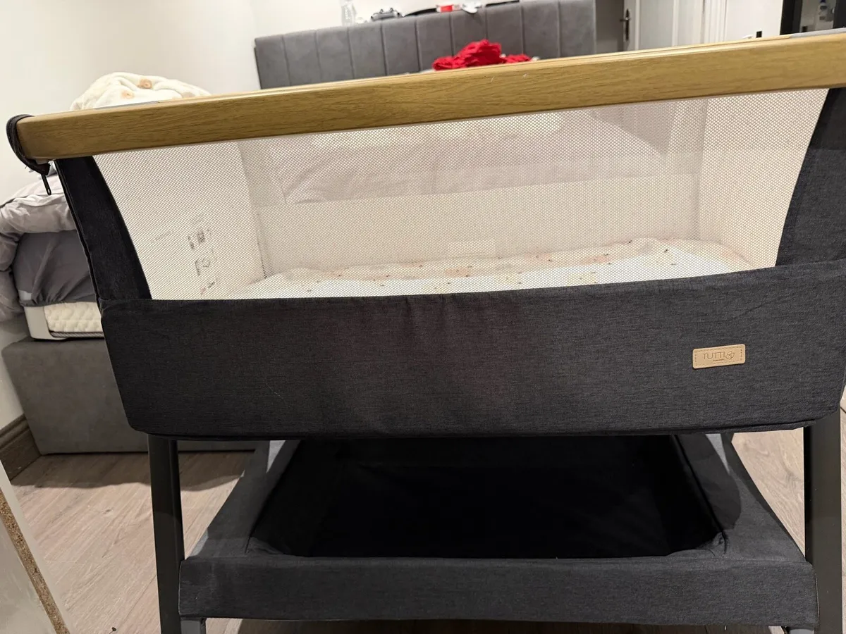 Tutti cozee next to me cot - Image 4