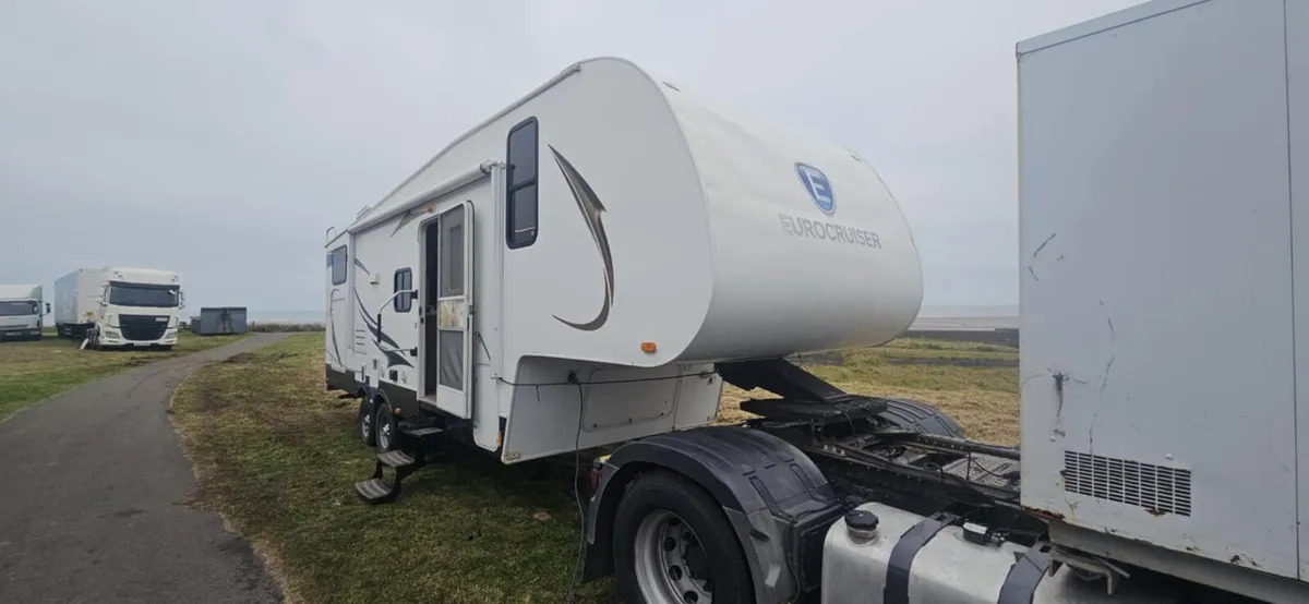 American caravan - Image 4