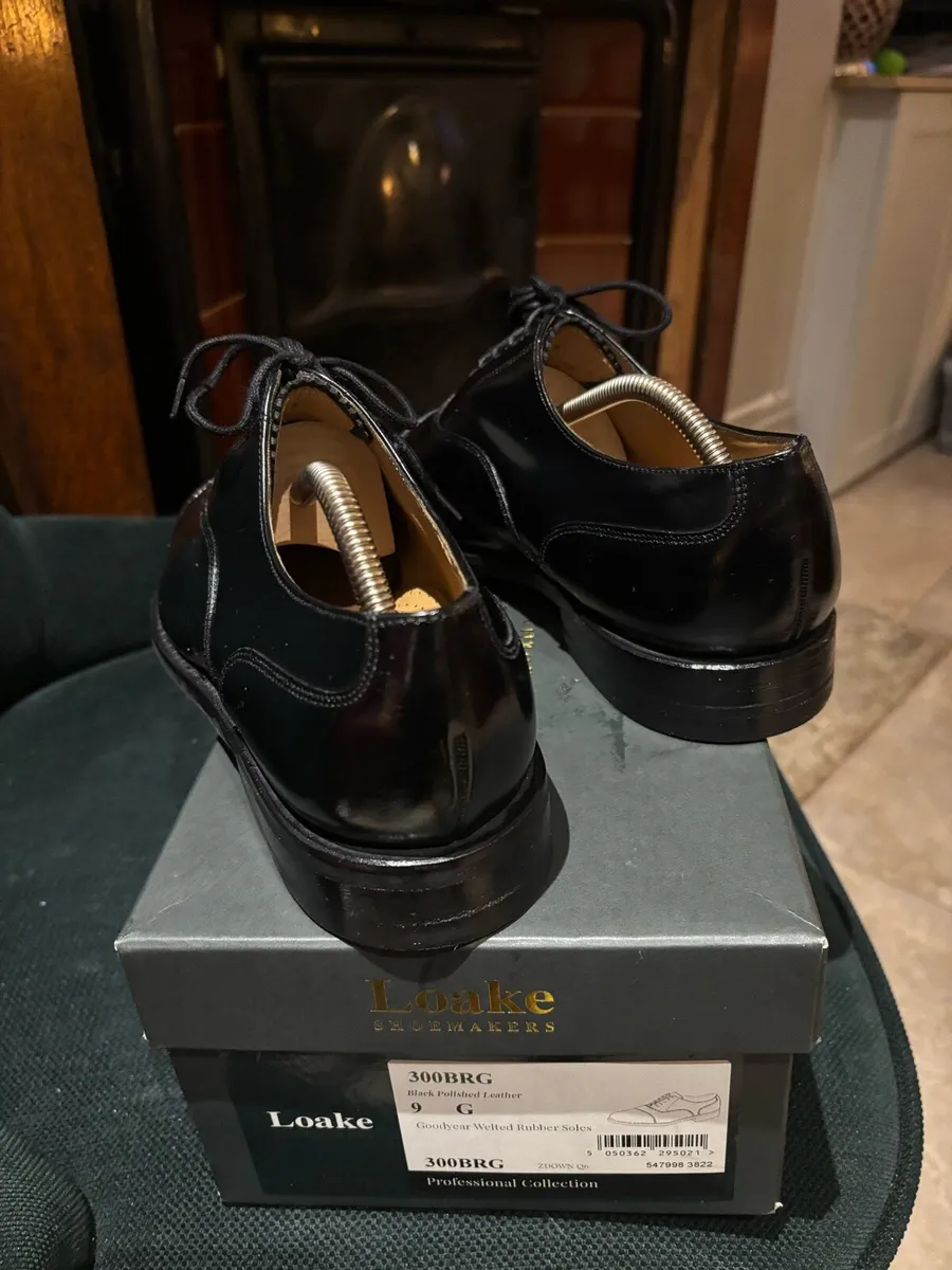 Loake handmade shoes; black oxford formal; size 9 - Image 4