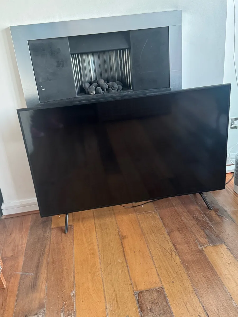 Samsung 55 inch smart tv - Image 1