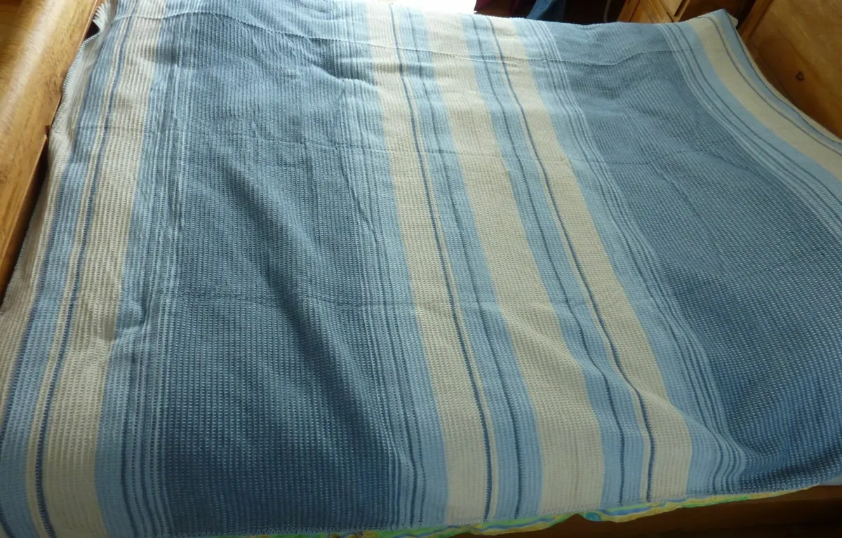 Large blanket (throw) - Image 1