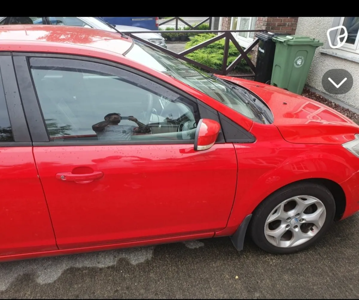 Ford Focus 2010 - Image 3