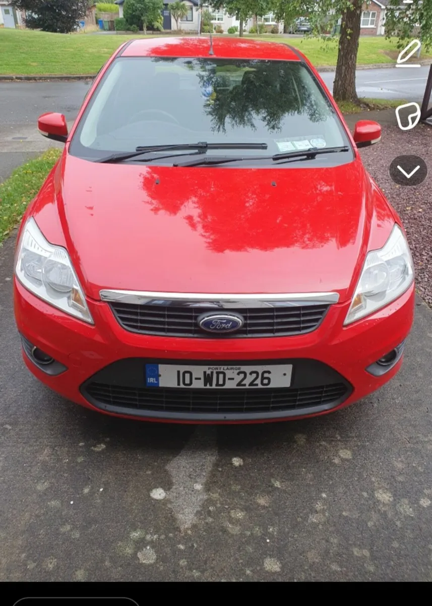 Ford Focus 2010 - Image 2