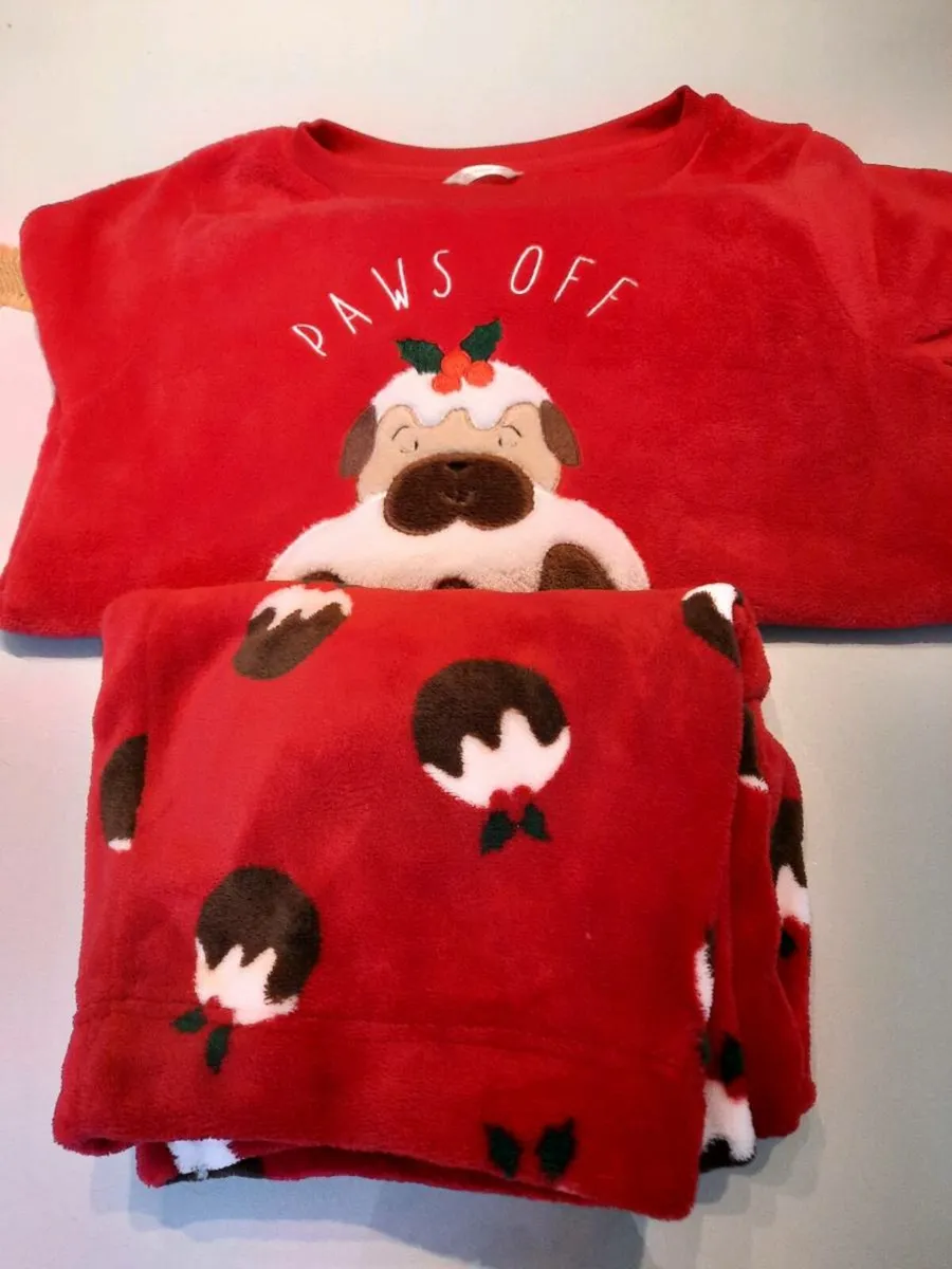 Ladies Christmas pajamas - Image 1