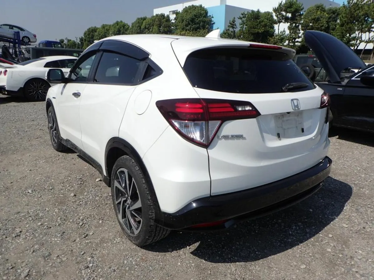 Honda Vezel 172 RS Sensing - Image 4