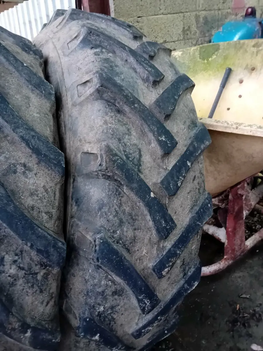 Back tyres 16.9 r34 - Image 4