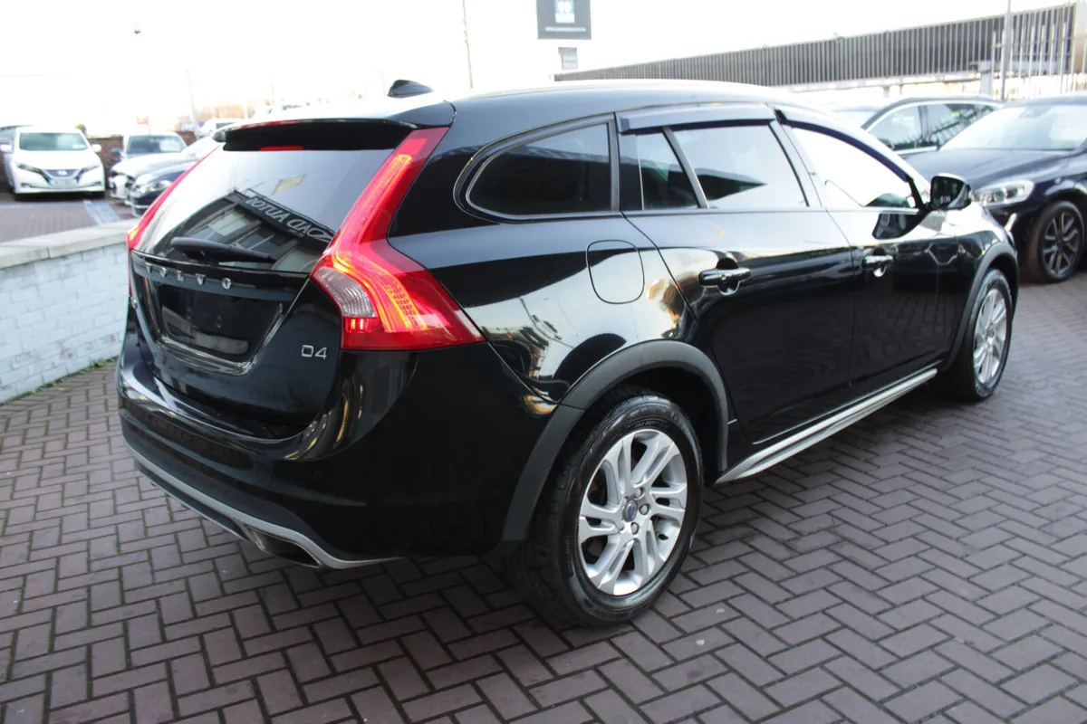 2.0D4 CROSS COUNTRY DELUXE 5DR ESTATE AUTOMATIC // - Image 4
