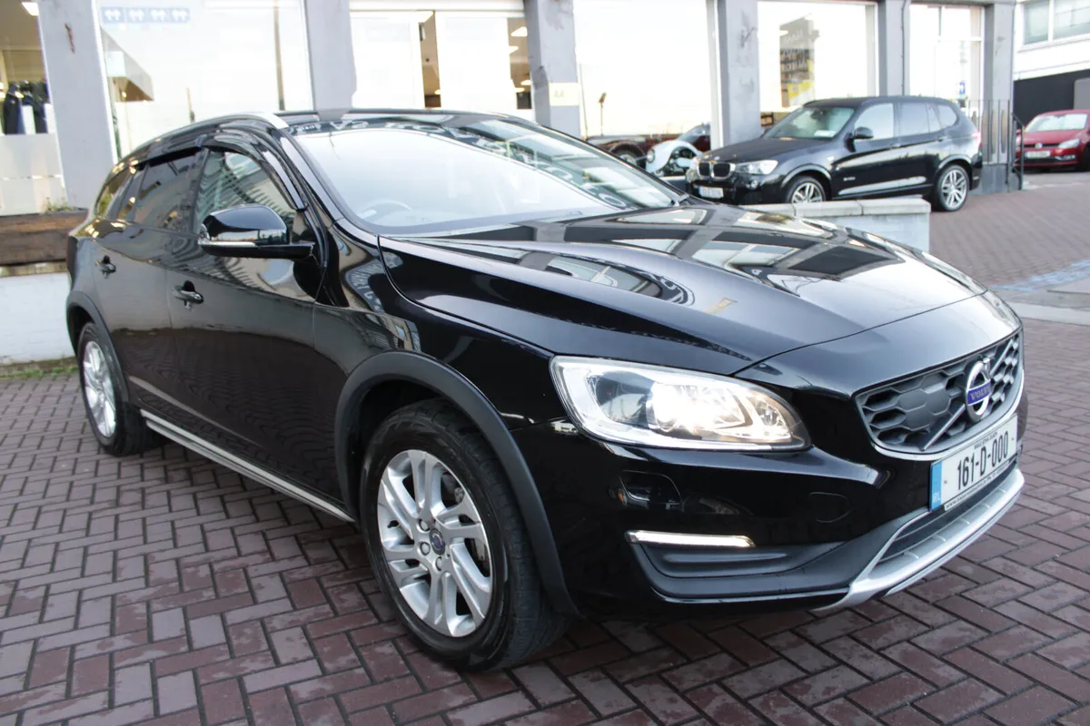 2.0D4 CROSS COUNTRY DELUXE 5DR ESTATE AUTOMATIC // - Image 2