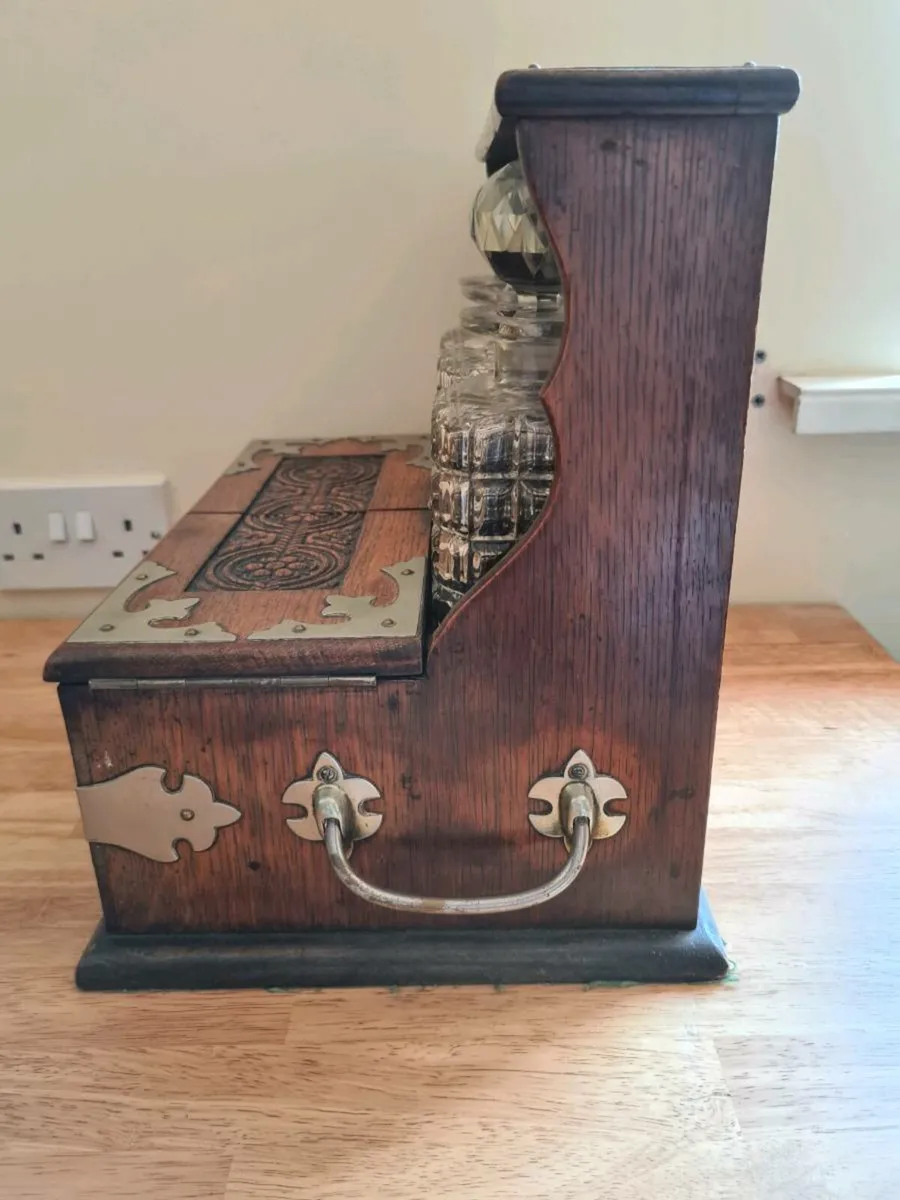 TRIPLE OAK TANTALUS DRINKS HOLDER - Image 2