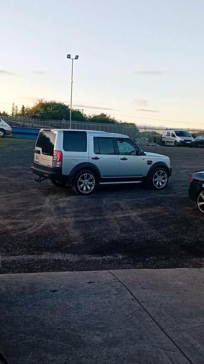 Landrover discovery 3  commercial - Image 3