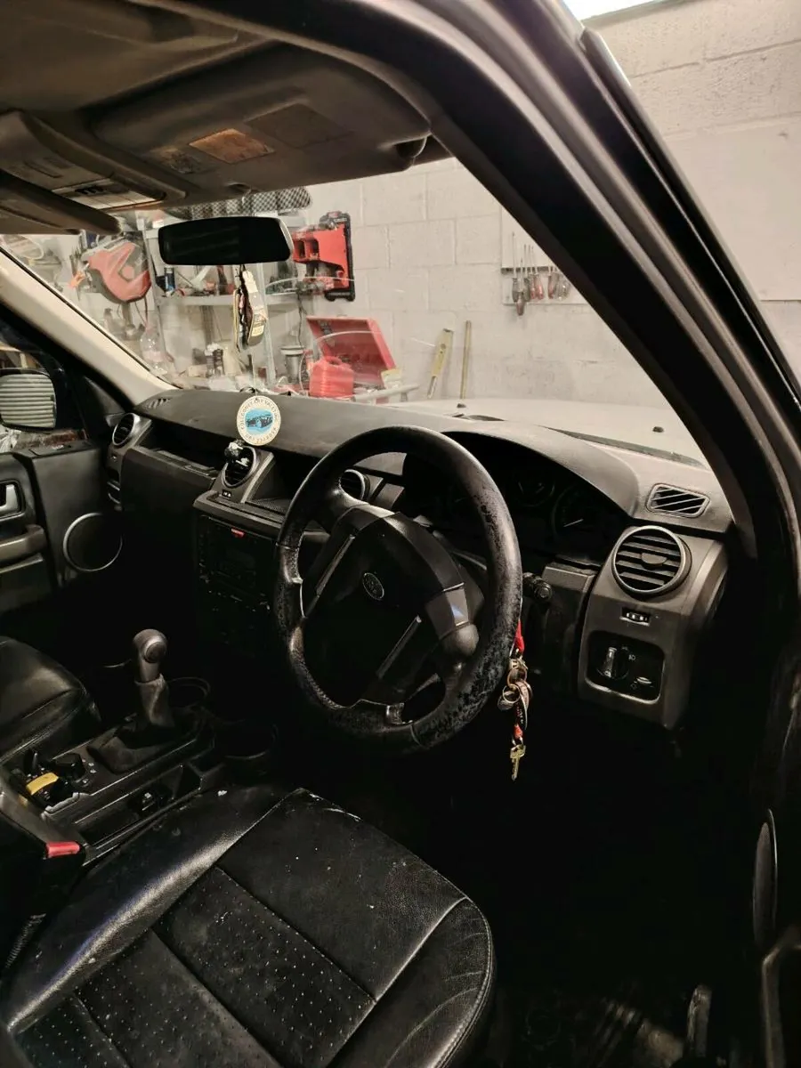 Landrover discovery 3  commercial - Image 4