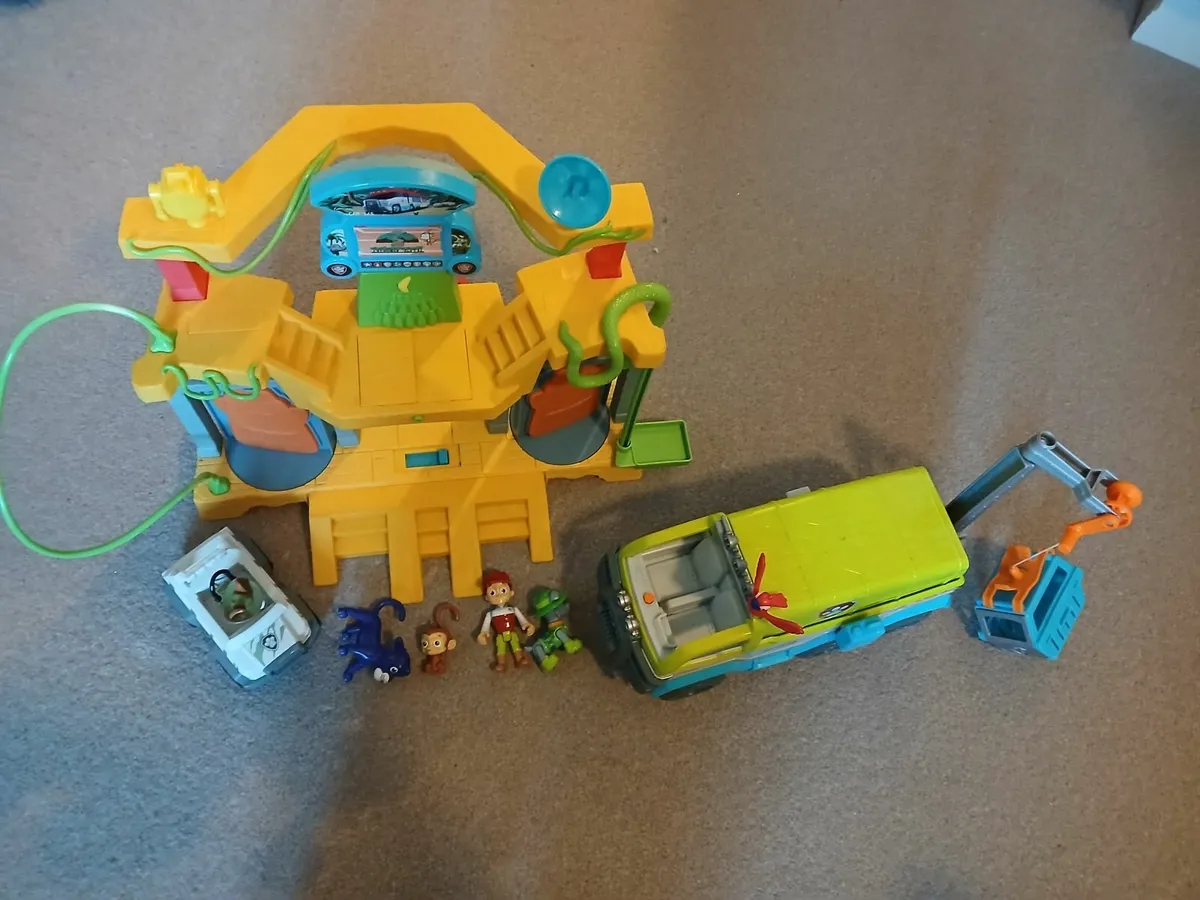 Paw patrol tracker monkey temple and jungle rescue - Image 1