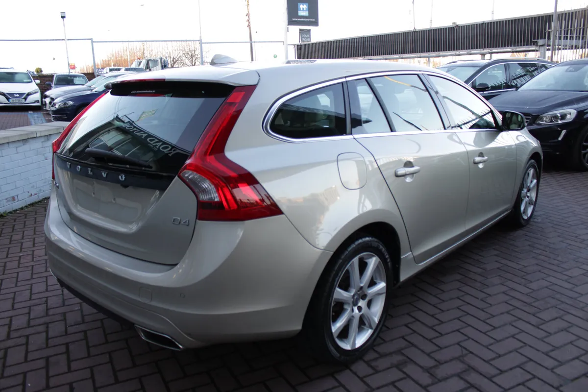 2.0D4 SE LUXURY DELUXE 5DR ESTATE AUTOMATIC // MIN - Image 4