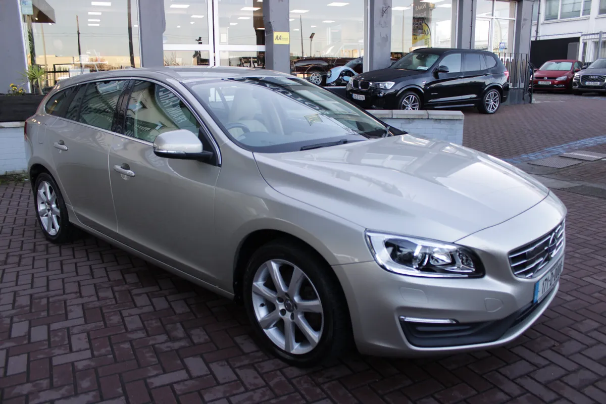 2.0D4 SE LUXURY DELUXE 5DR ESTATE AUTOMATIC // MIN - Image 2