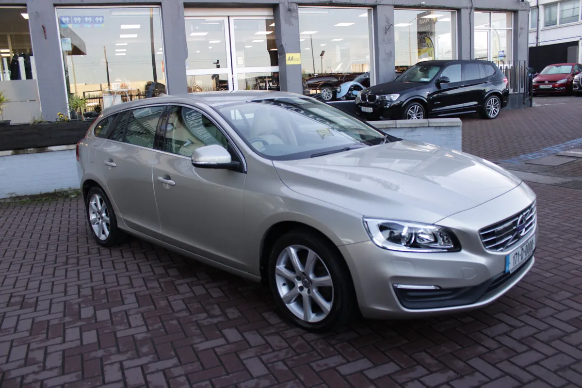 2.0D4 SE LUXURY DELUXE 5DR ESTATE AUTOMATIC // MIN - Image 1