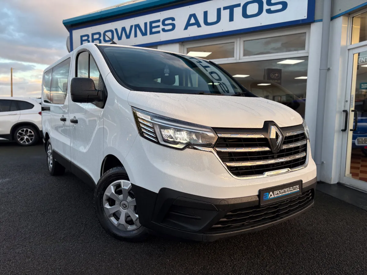 2023 Renault Trafic 9 Seater Automatic Business - Image 4