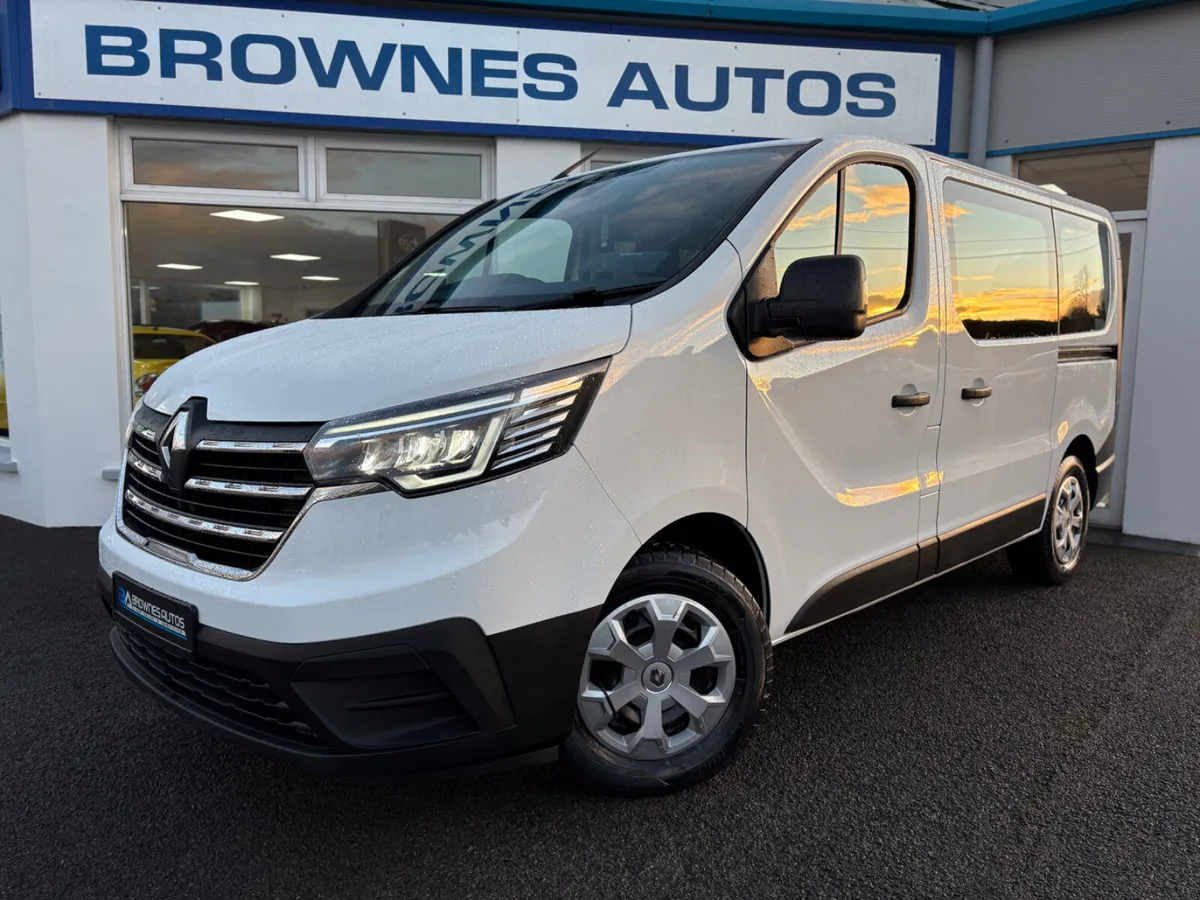 2023 Renault Trafic 9 Seater Automatic Business - Image 2