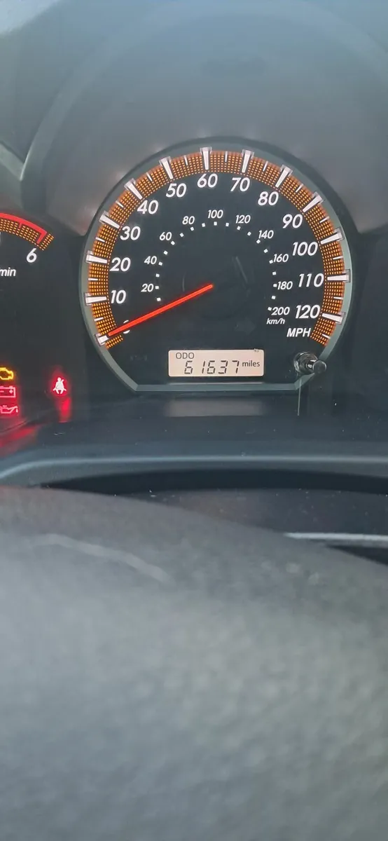 Toyota Hilux 2016 - Image 2