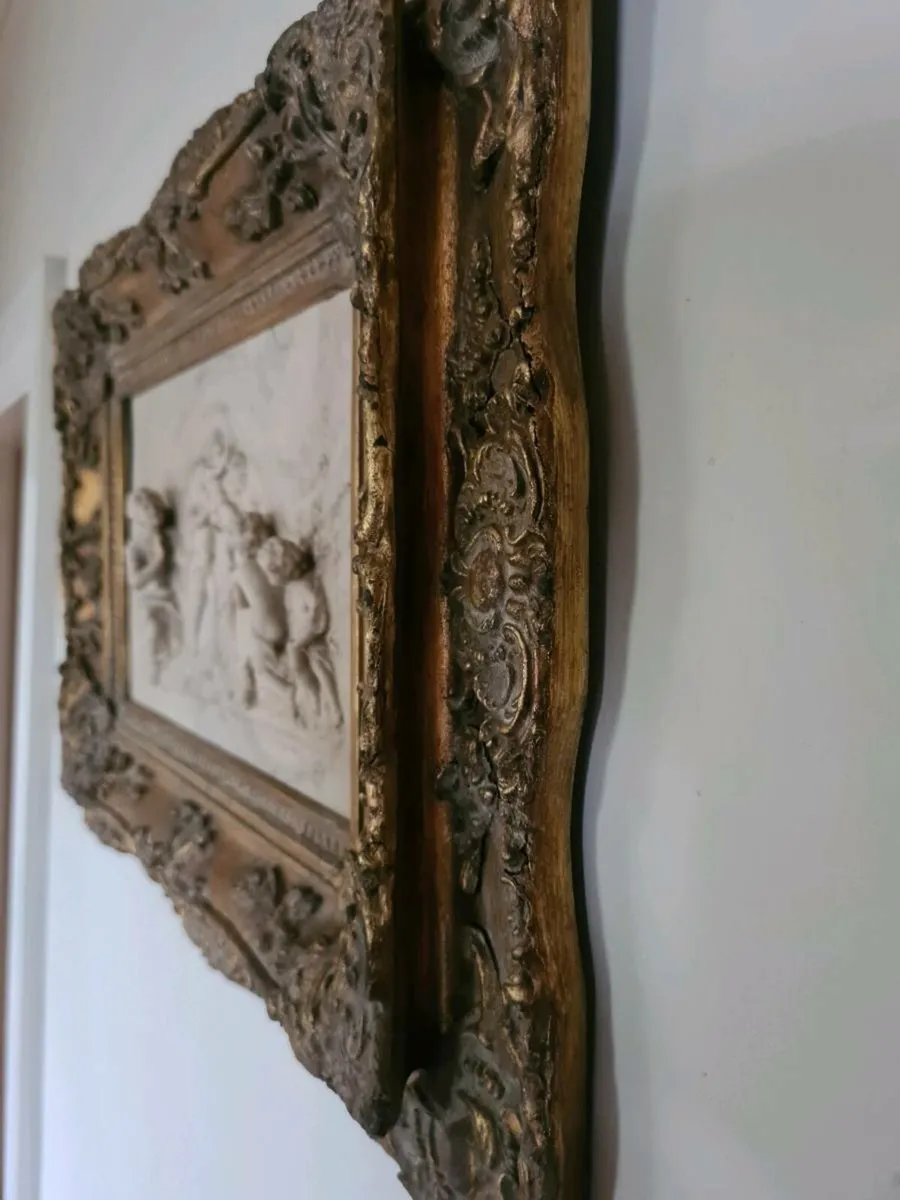 GOLD GILDED MARBLE RELIEF CHERRUBS - Image 2