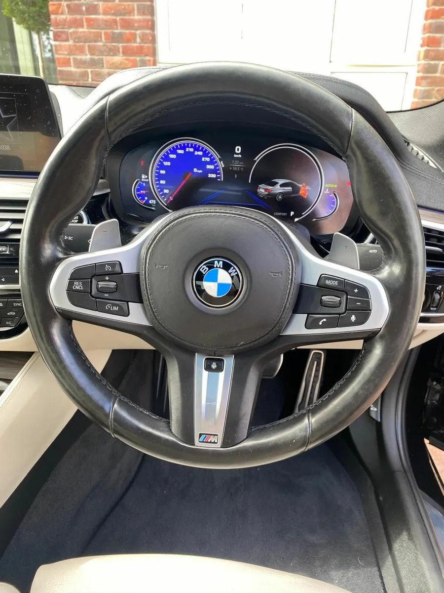 BMW 530D Sunroof (huge spec) - Image 3